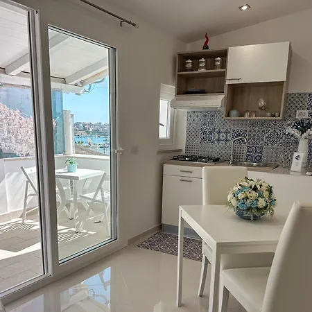La Perla Azzurra Apartment *
